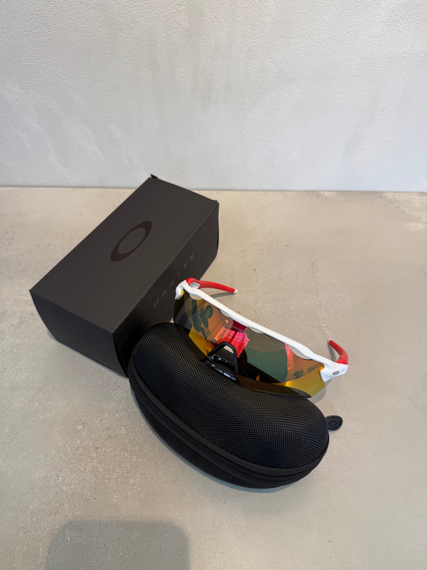 Lentes OAK blanco y rojo 7198