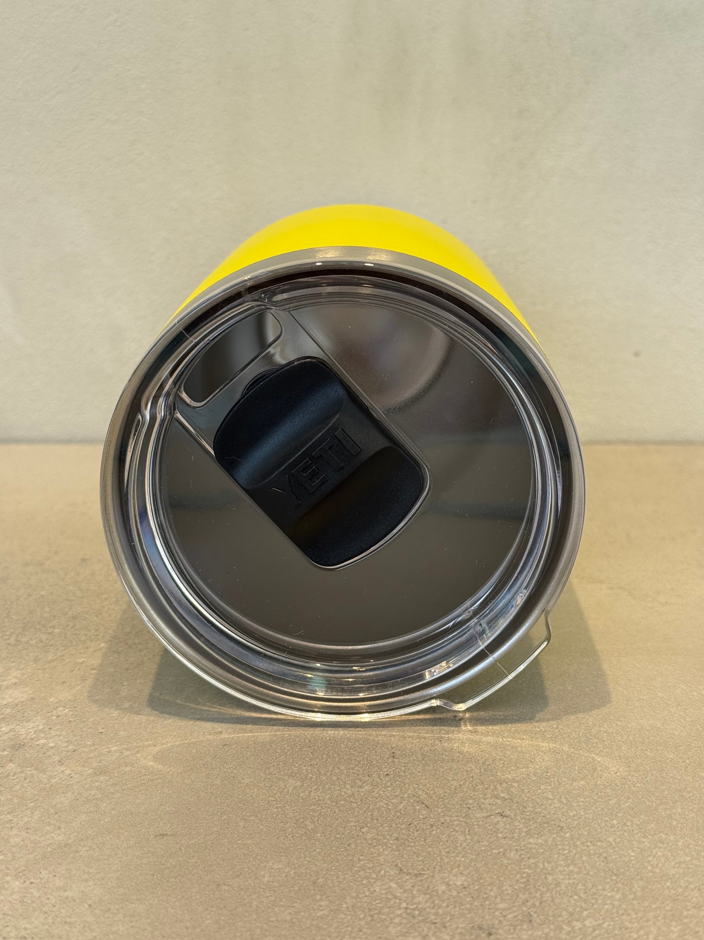 Vaso YETI tumbler de 30 onzas - Amarillo -7056
