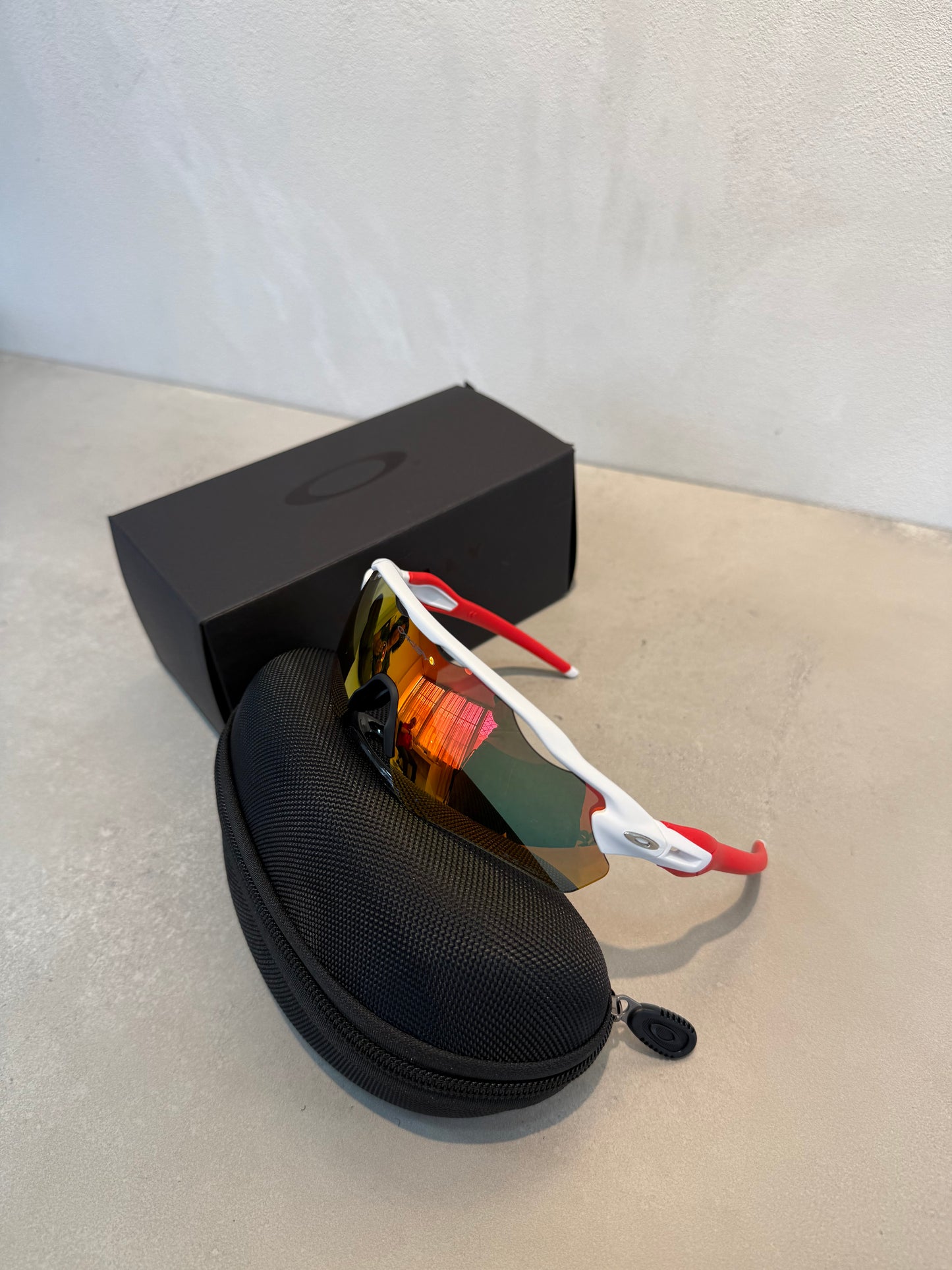 Lentes OAK blanco y rojo 7198
