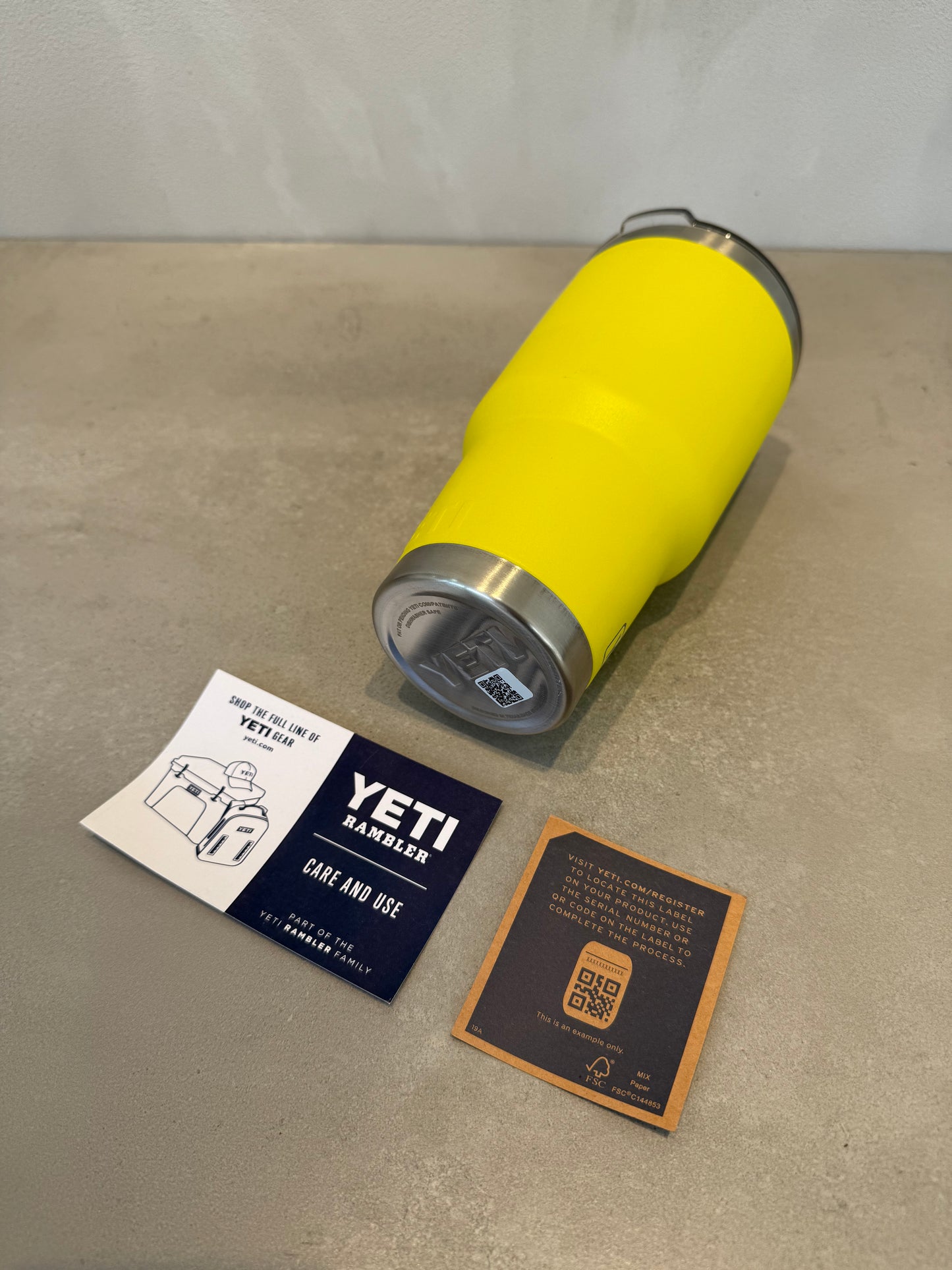 Vaso YETI tumbler de 30 onzas - Amarillo -7056