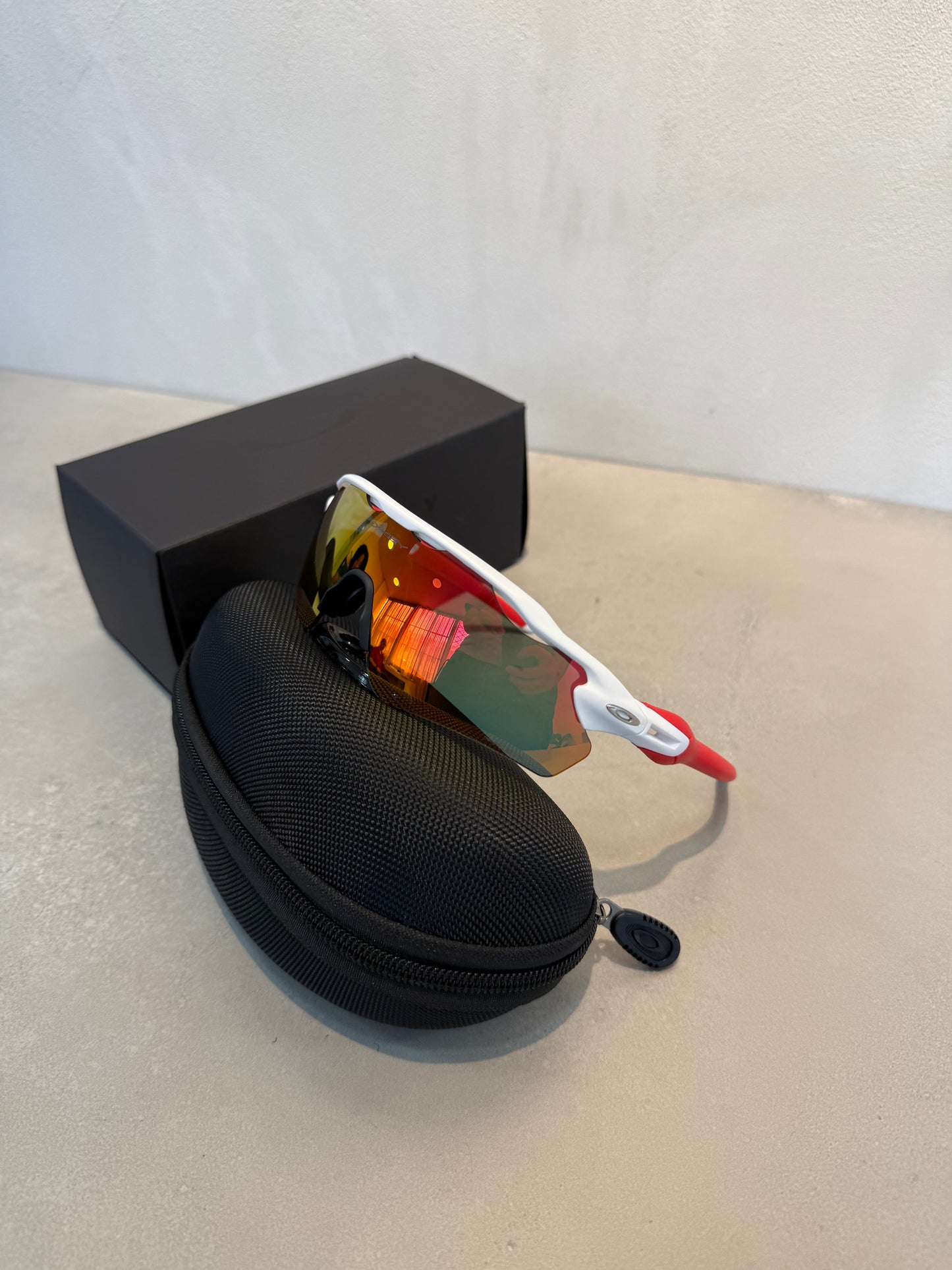 Lentes OAK blanco y rojo 7198